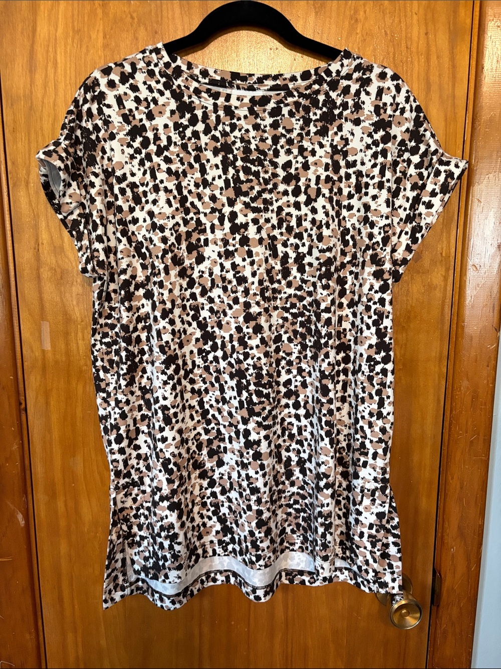 NWOT LuLaRoe Leah Short Sleeve Animal Print Tee - Black & Brown - Size Small